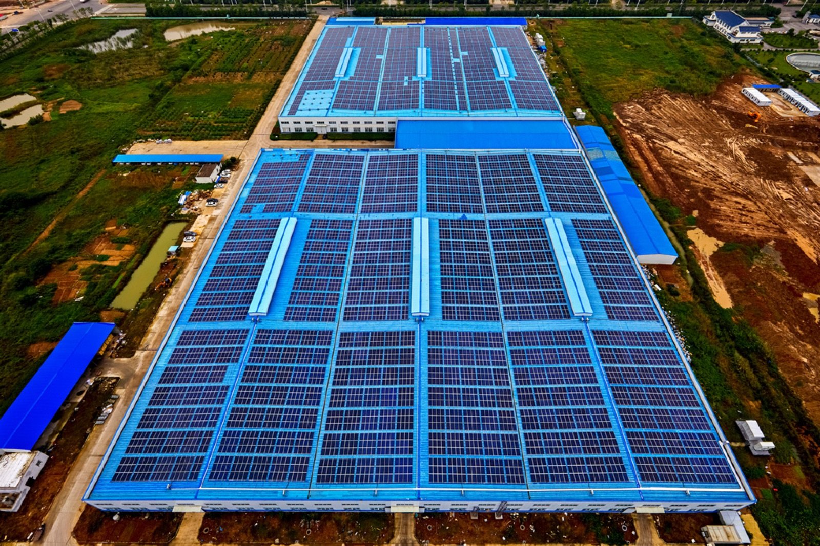1.2MW solar and 2.4MWh factory microgrid project in Pakistan